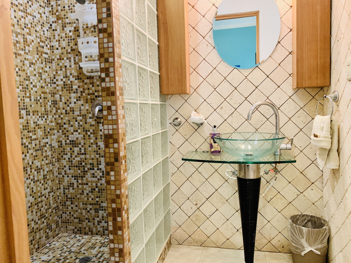 Bathroom 3, Las Olas downtown Condos by Playa Paradise, Cozumel