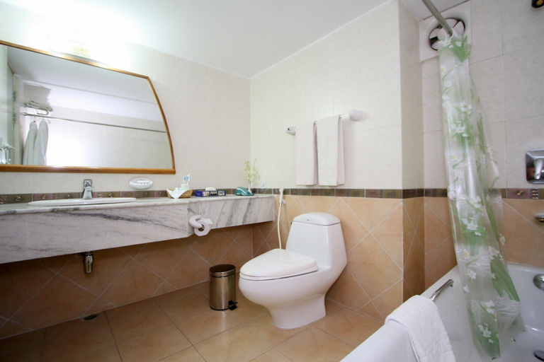 Bathroom 4, Seagull Hotels Ltd., Cox's Bazar