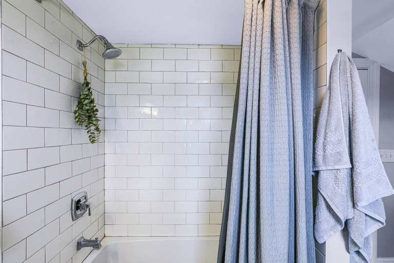 Bathroom 3, Cloud Break, Essex