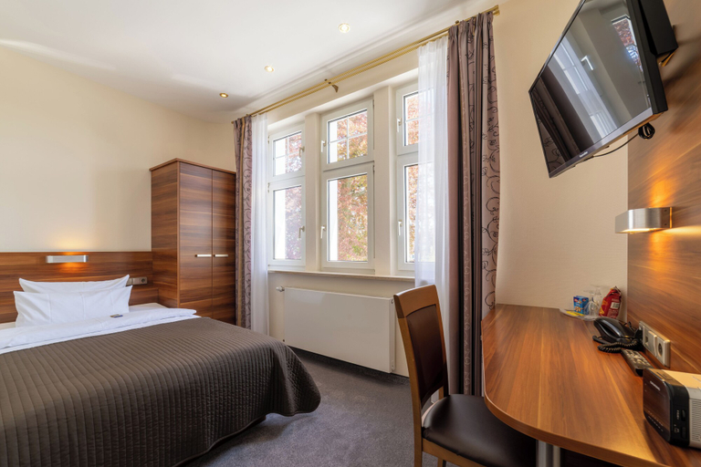 Bedroom 3, Schöngarten Garni, Lindau (Bodensee)