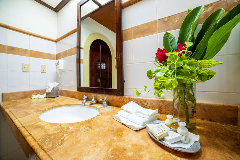 Bathroom 4, Hotel Chichen Itza, Tinúm