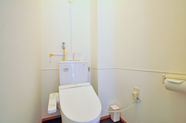 Bathroom 5, Kaiho Fusaki annex, Ishigaki