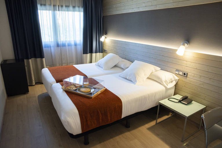 Bedroom 3, Hotel Avenida Coruña, A Coruña