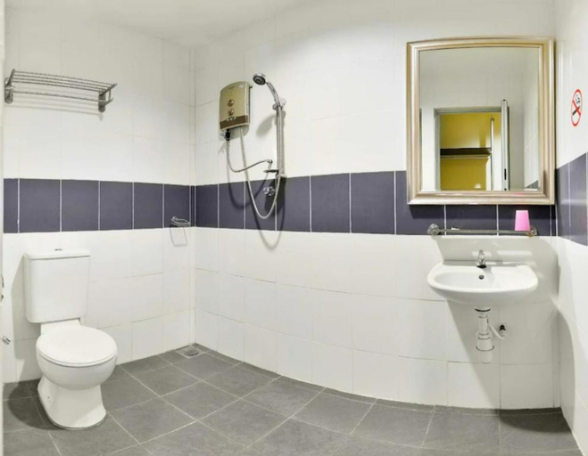 Bathroom, Fumah Hotel Shah Alam, Shah Alam