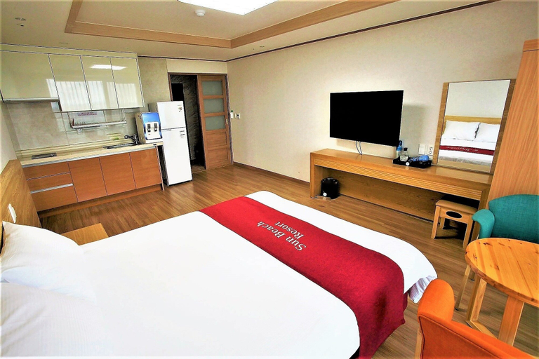 Bedroom 2, Sunbeach Resort, Jeju