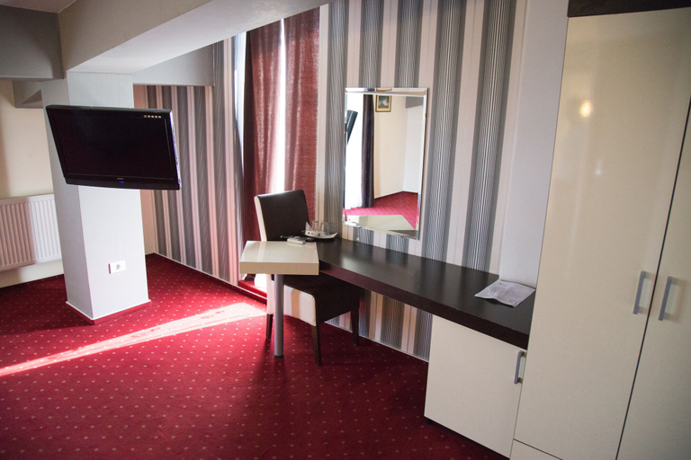 Others 5, GP Hotel, Barcanesti