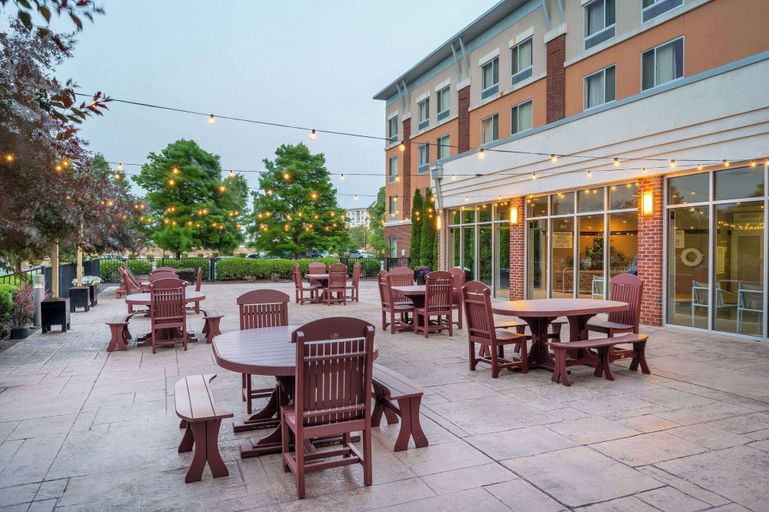 Food & Drinks 5, Wyndham Noblesville, Hamilton