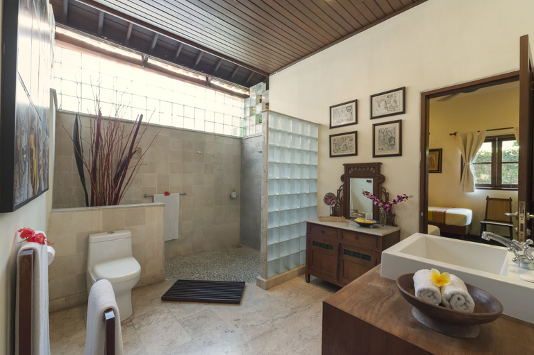 Bathroom 5, Villa Eight, Badung