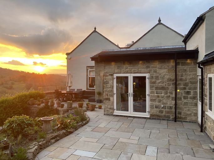 Exterior & Views 2, The Gables Bed & Breakfast, Derbyshire