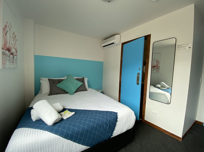 Bedroom 2, Nomads St Kilda Hostel, Melbourne