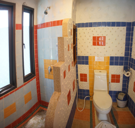 Bathroom 4, Phranang Place Hotel, Mueang Krabi