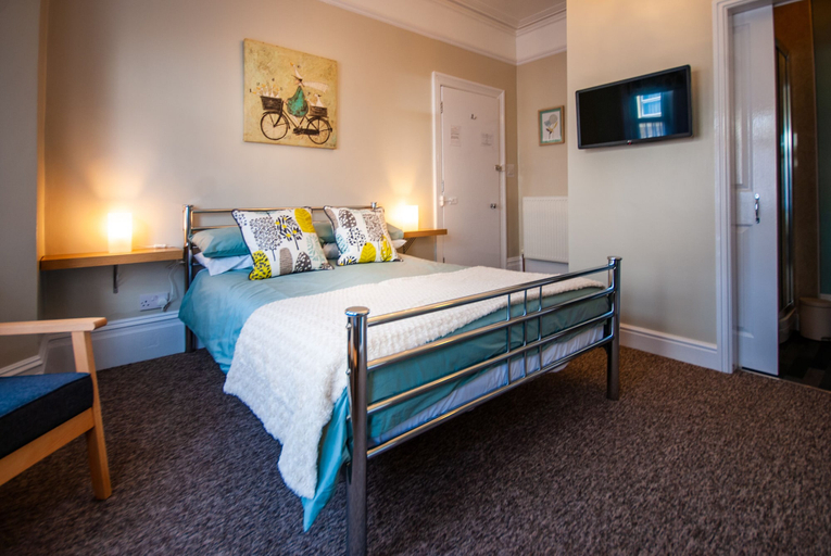 Bedroom 2, The Ryedale, Isle of Wight