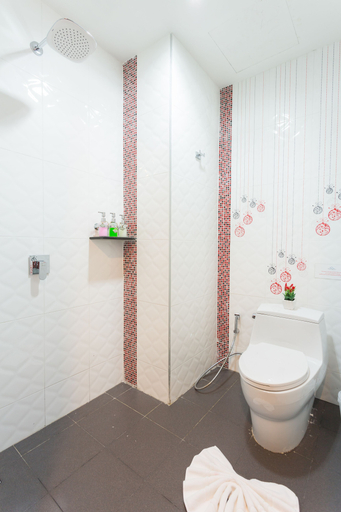 Bathroom 4, Phranang Place Hotel, Mueang Krabi