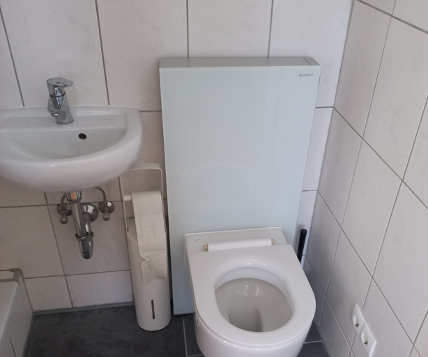 Bathroom 3, Hostel Bregenz, Bregenz