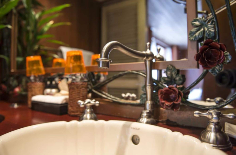Bathroom 3, L'Amant Cruise, Mỹ Tho