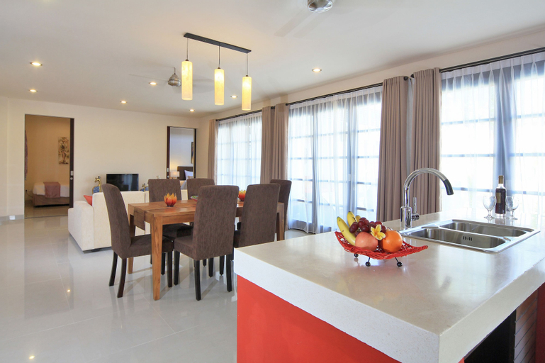 Dining Room 6