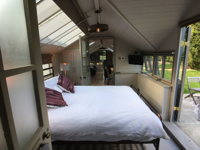 Bedroom 4, The Old Greenhouse, Bath and North East Somerset