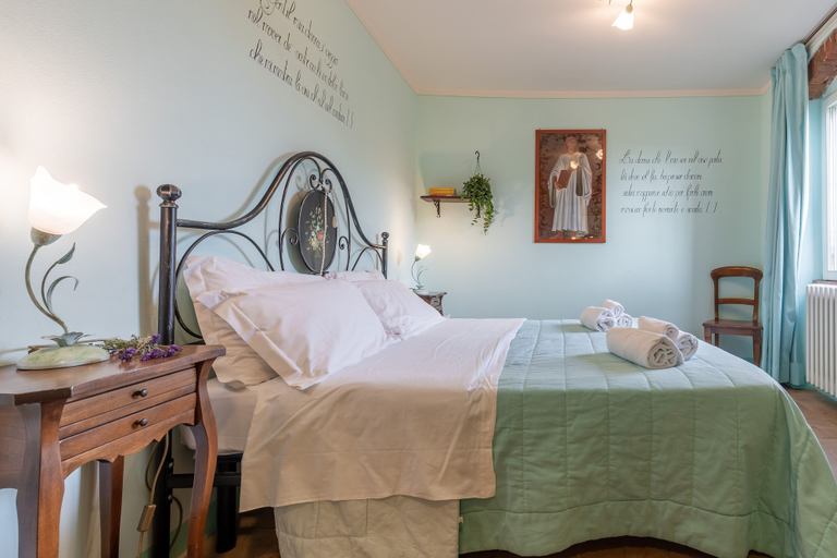 Bedroom 4, La Casa Medioevale B&B, Pistoia