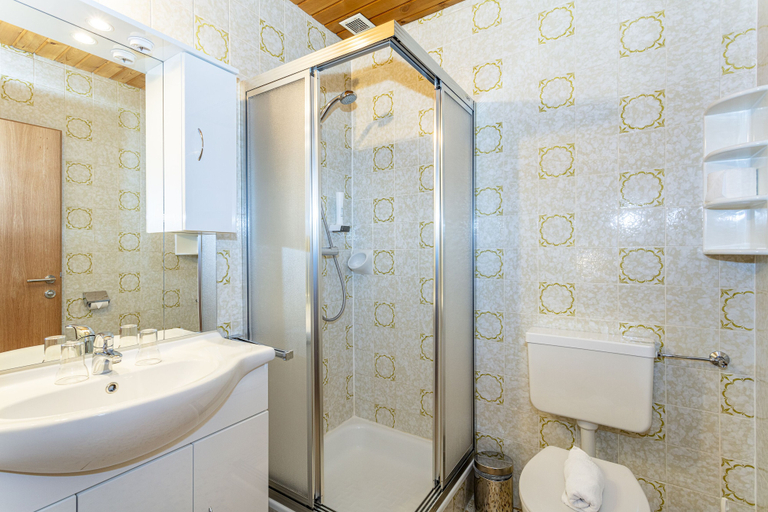 Bathroom 5, Frühstückshotel Birkenhof, Zell am See