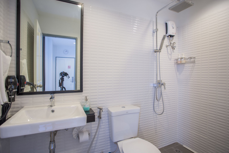 Bathroom 4, X9Hostel, Huai Kwang