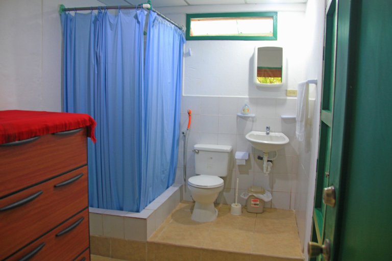 Bathroom 4, Galapagos Chalet, Santa Cruz
