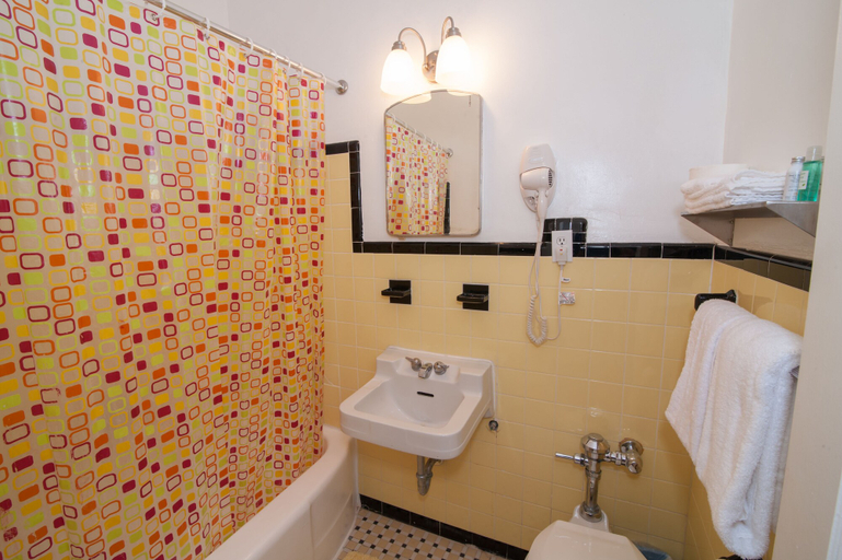 Bathroom 4, Island House South Beach, Miami-Dade
