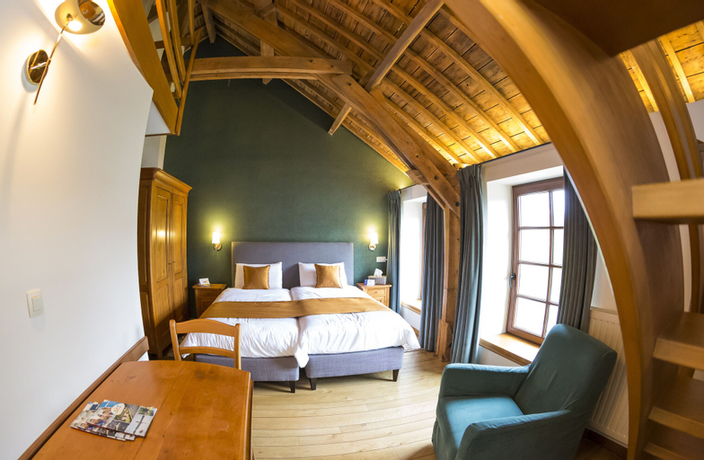 Bedroom 8