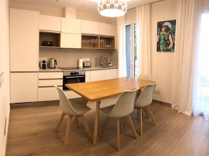 Others 5, New design apartments Elisa - 80 m. from the sea, Girona