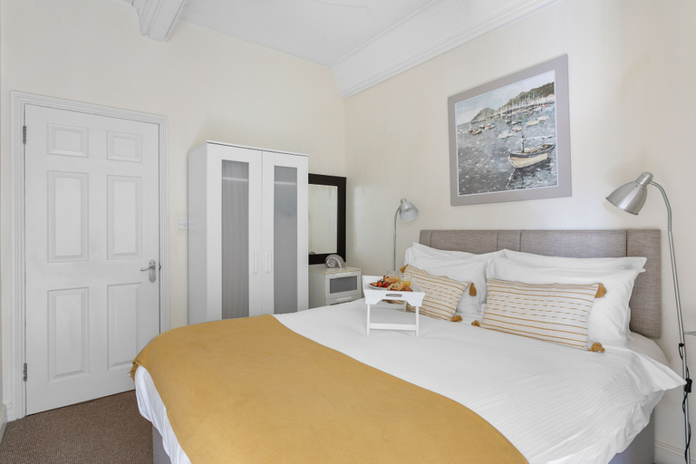 Bedroom 2, Bedford House Apartments, Torbay