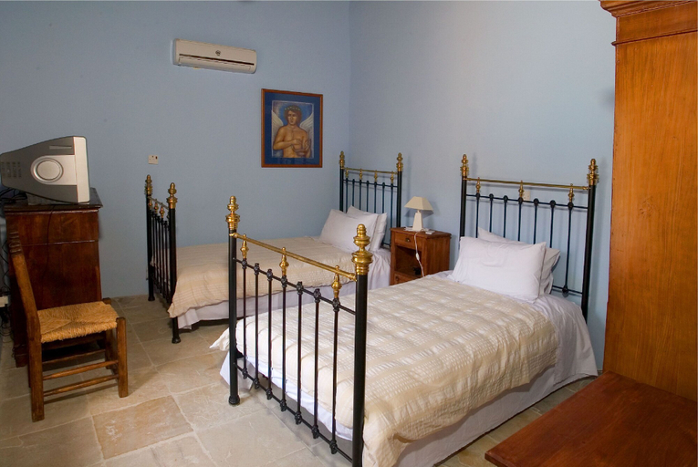 Bedroom 2, Porfyrios Country House, Larnaca