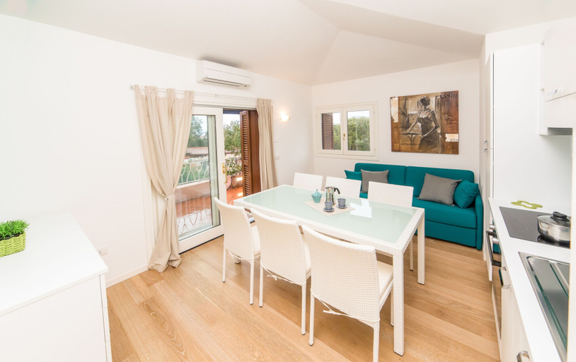 In-room dining 4, Residenze Dei Fiori, Olbia-Tempio