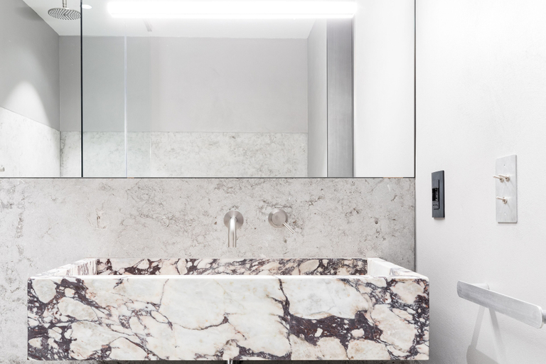 Bathroom 4, Hotel dei Barbieri, Rome