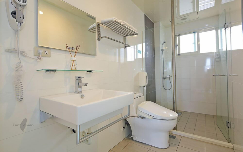 Bathroom 5, Jin Zhu Ya B&B, Yilan