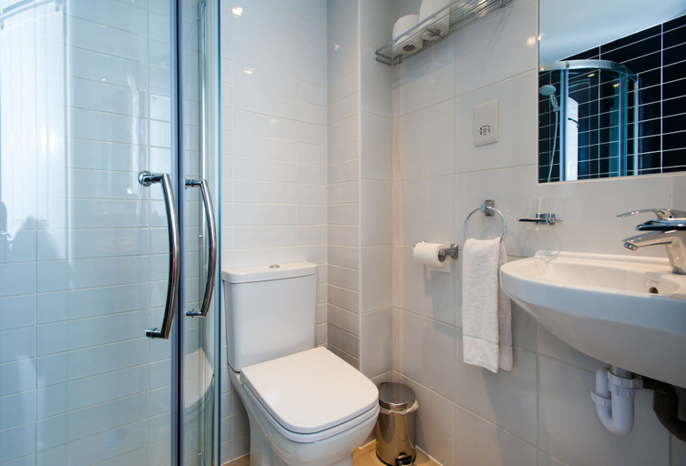 Bathroom 4, Marble Arch Inn Hotel, London