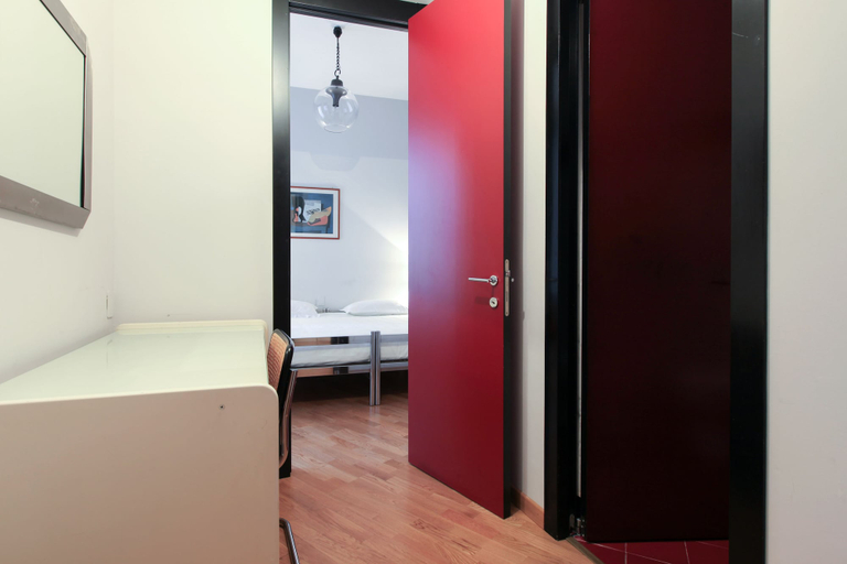 Others 4, VIP's Residence, Milano