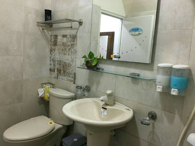 Bathroom 3, Jilufugan B&B, Taitung