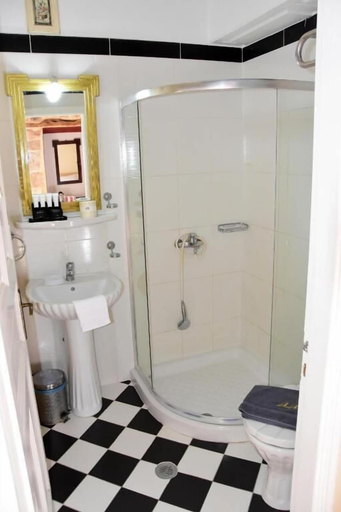 Bathroom 3, Aeginitikon Arhontikon, Attica