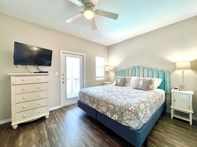 Bedroom 3, Beacons-14921, Nueces