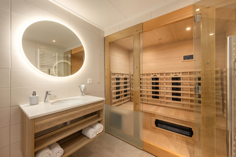 Bathroom 4, Center Parcs De Vossemeren, Limburg
