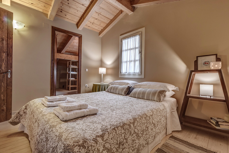 Bedroom 2, Mastrogiannis Farm House, Ionian Islands