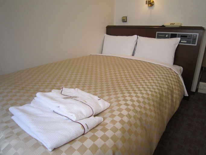 Bedroom 2, Nagoya Summit Hotel, Nagoya