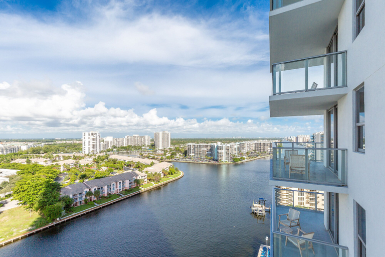 Exterior & Views 2, Hyde Beach House Hollywood Pr Suites, Broward