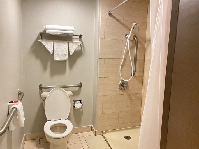 Bathroom 5, Travelodge by Wyndham Laurel/Ft. Meade/Near NSA, Anne Arundel