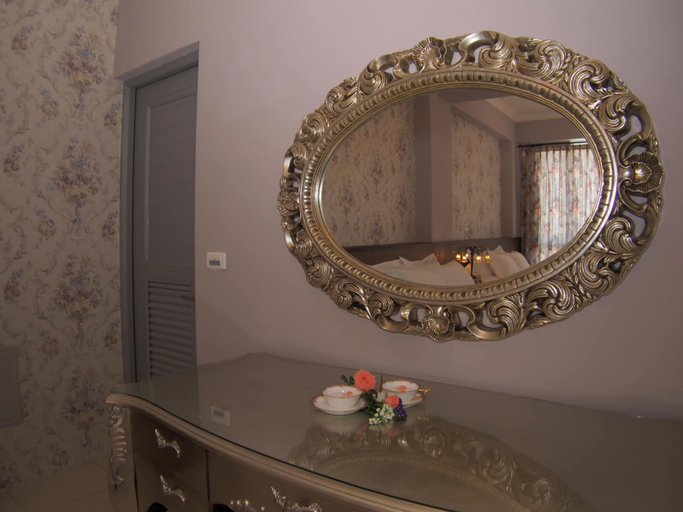 Bathroom 3, Love Paris, Hualien