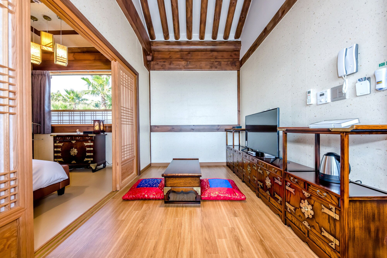 Bedroom 3, Jeju Hanok Hotel Hallagung, Seogwipo