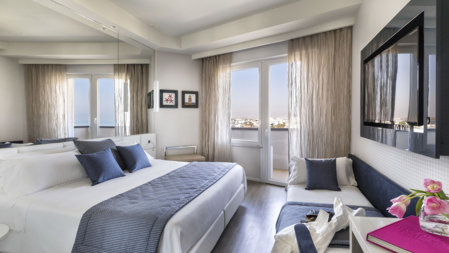 Bedroom 3, Hotel Nautico, Rimini