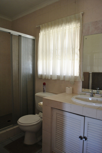 Bathroom 4, Flamingo Rest, City of Johannesburg