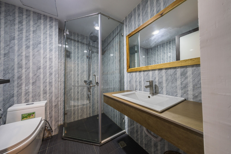 Bathroom 5, Golden Daisy Hotel, Phú Quốc