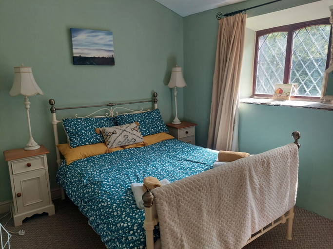Bedroom 4, 2 Bed Cottage - Sleeps 4 - Pets - Parking, Calderdale