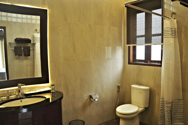 Bathroom 4